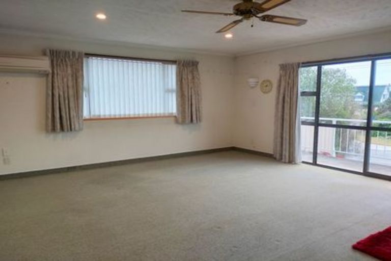 Photo of property in 2 Athenry Road, Bridge Hill, Alexandra, 9320