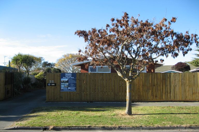 Photo of property in 35 Palmers Road, New Brighton, Christchurch, 8083