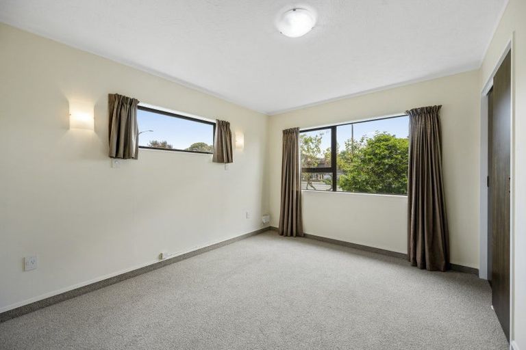 Photo of property in 2/386 Gloucester Street, Taradale, Napier, 4112