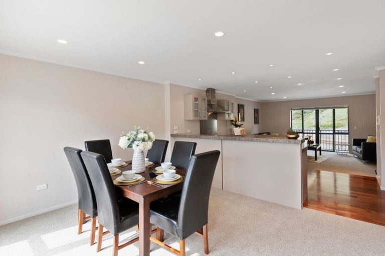 Photo of property in Te Kakariki Apartments, 7/8 Wellington Road, Paekakariki, 5034