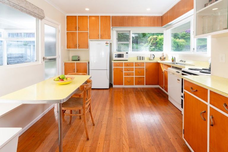 Photo of property in 72 Severn Street, Island Bay, Wellington, 6023