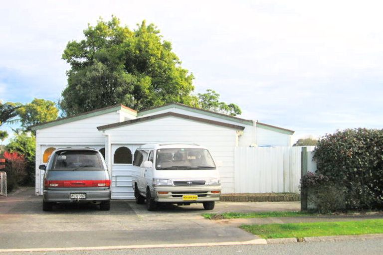 Photo of property in 12 Seamer Place, St Andrews, Hamilton, 3200