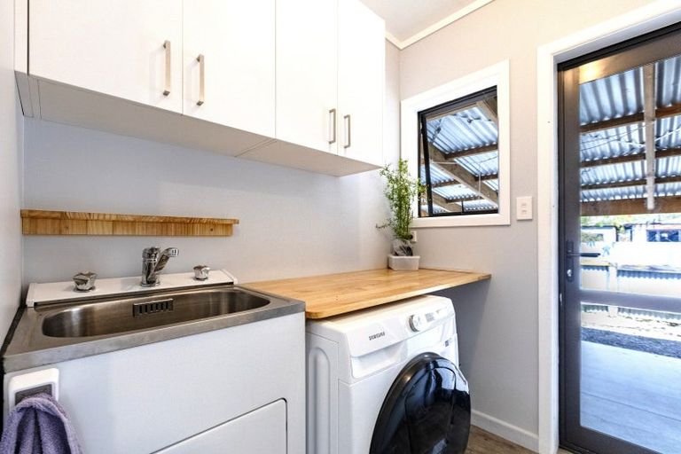 Photo of property in 9a Shanly Street, Waipawa, 4210