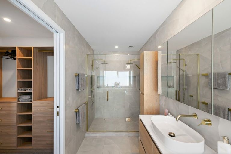 Photo of property in 8 Awatea Drive, Whitianga, 3510