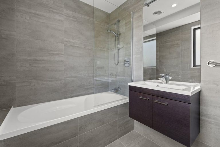 Photo of property in 1 Sauterne Road, Kumeu, 0810