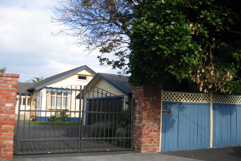 Photo of property in 43 Whites Line West, Woburn, Lower Hutt, 5010