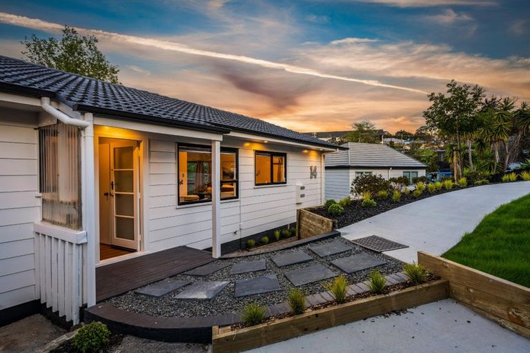 Photo of property in 14 Landsdale Place, Massey, Auckland, 0614
