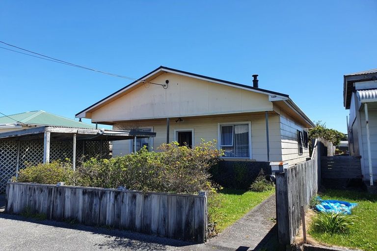 Photo of property in 74 Blake Street, Blaketown, Greymouth, 7805