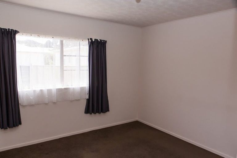 Photo of property in 45c Oxford Street, Tawa, Wellington, 5028