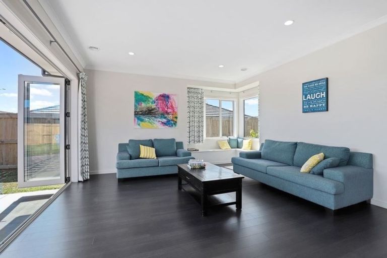 Photo of property in 92 Farringdon Avenue, Rototuna North, Hamilton, 3210