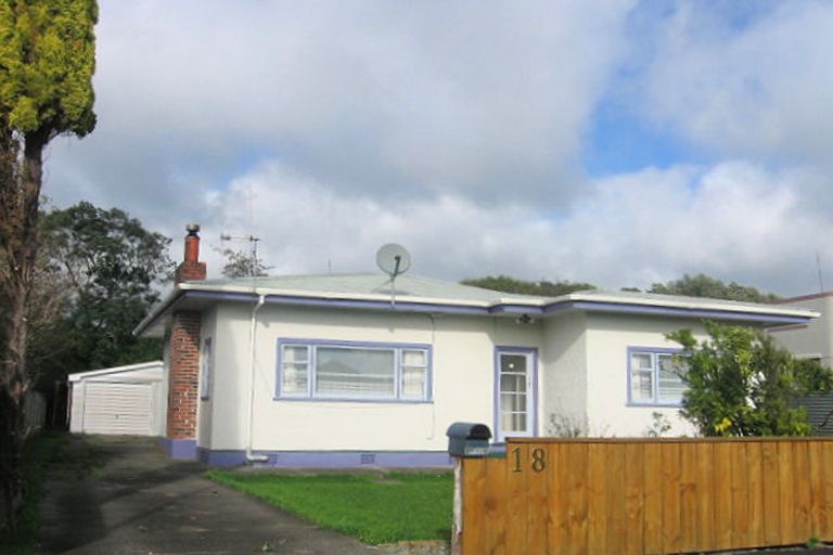 Photo of property in 18 Rewa Street, Takaro, Palmerston North, 4412