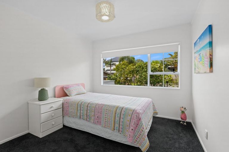 Photo of property in 2/4 Holt Avenue, Torbay, Auckland, 0630