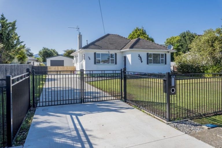 Photo of property in 126 Weraroa Road, Levin, 5510