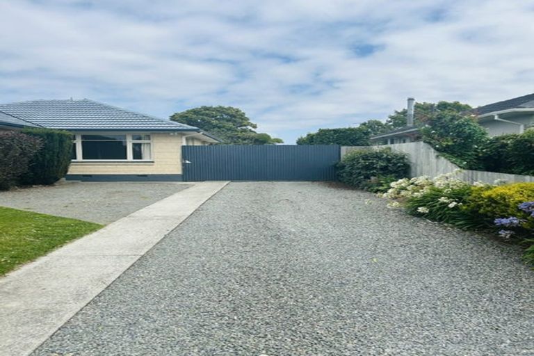 Photo of property in 17 Pembroke Street, Avondale, Christchurch, 8061