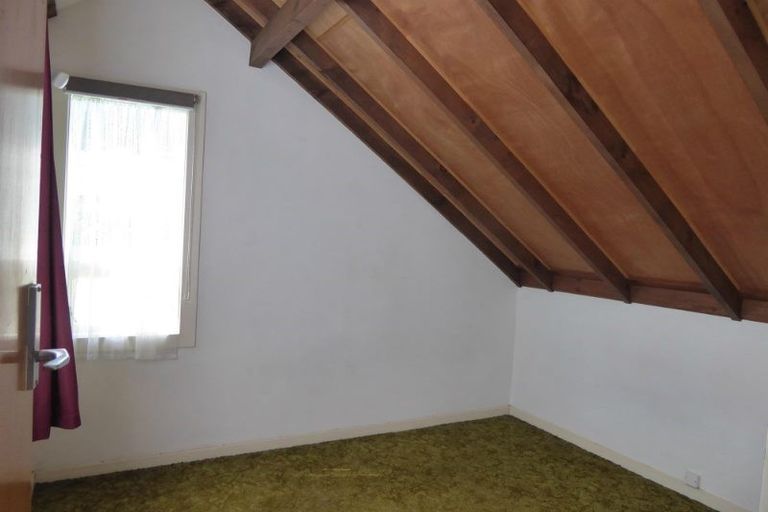 Photo of property in 16 Moir Street, Mount Victoria, Wellington, 6011