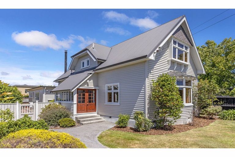 Photo of property in 64 Hawthorne Street, Strowan, Christchurch, 8052