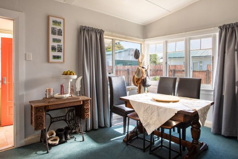 Photo of property in 41 Burns Street, Dannevirke, 4930