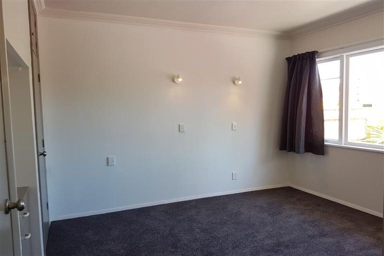 Photo of property in 330 Tremaine Avenue, Takaro, Palmerston North, 4412