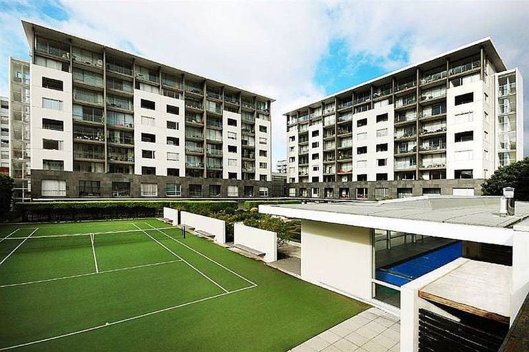 Photo of property in Sanctum Apartment, 10 Ebor Street, Te Aro, Wellington, 6011