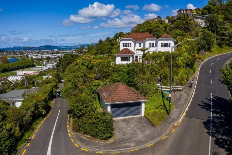 Photo of property in 15 Harbour View Road, Harbour View, Lower Hutt, 5010