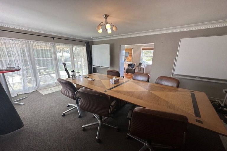 Photo of property in 433 Great South Road, Opaheke, Papakura, 2113