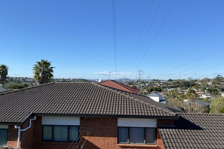 Photo of property in 10 Cloghan Close, Massey, Auckland, 0614