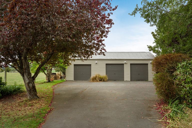 Photo of property in 205 Woodside Road, Woodside, Outram, 9073