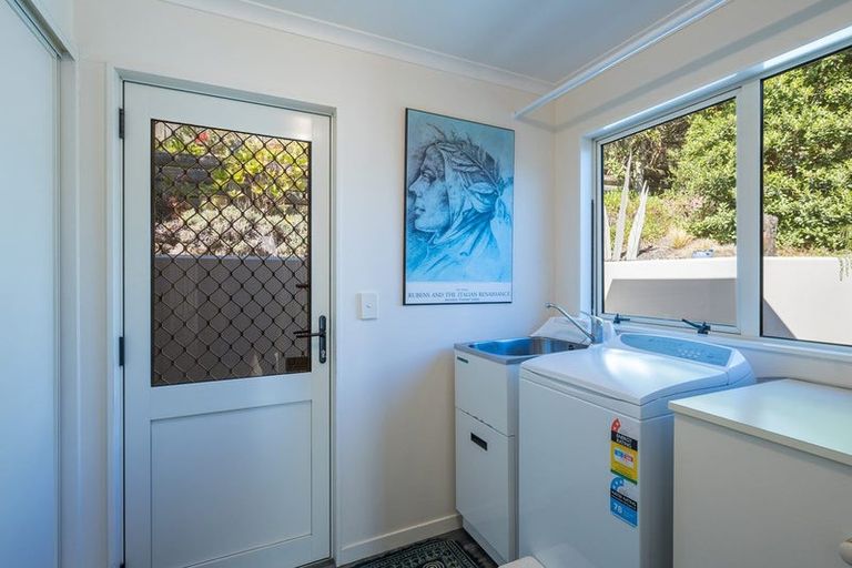 Photo of property in 6 Cape View, Atawhai, Nelson, 7010