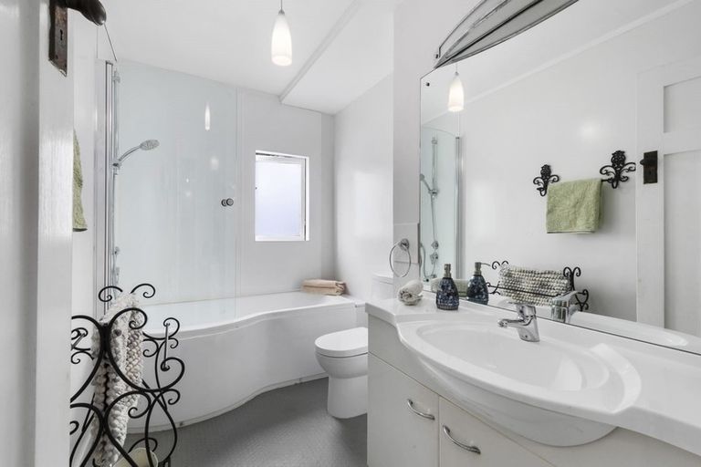 Photo of property in 926 Kahikatea Flat Road, Waitoki, Kaukapakapa, 0871