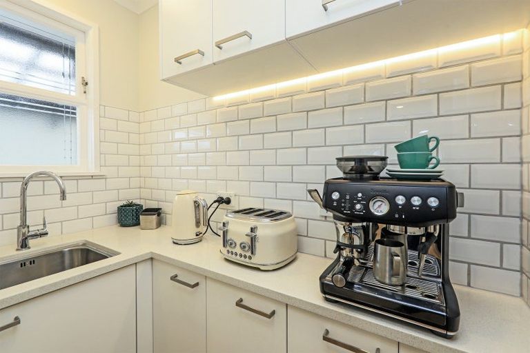 Photo of property in 33a Hammond Road, Taradale, Napier, 4112