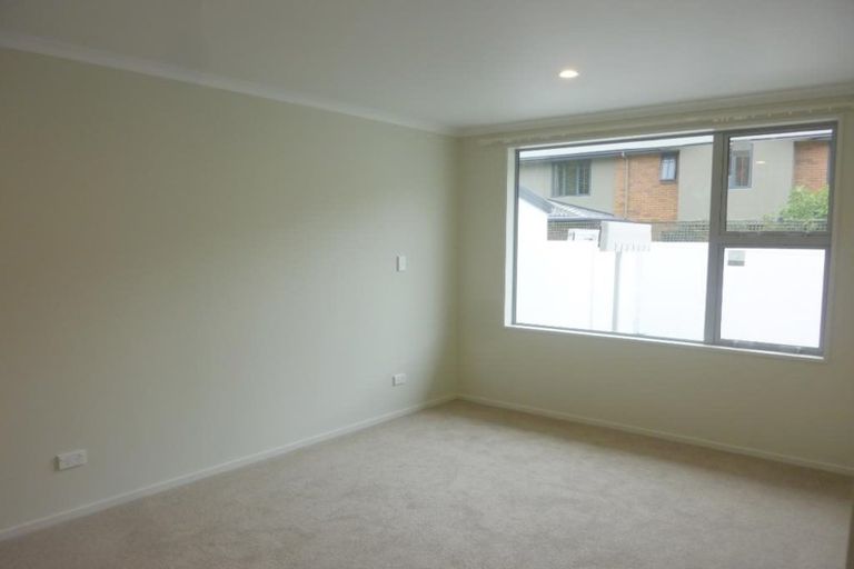 Photo of property in 2/33 Darvel Street, Riccarton, Christchurch, 8011