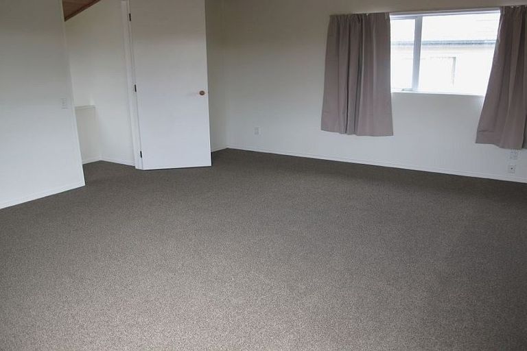 Photo of property in 2/40 Hart Road, Hauraki, Auckland, 0622