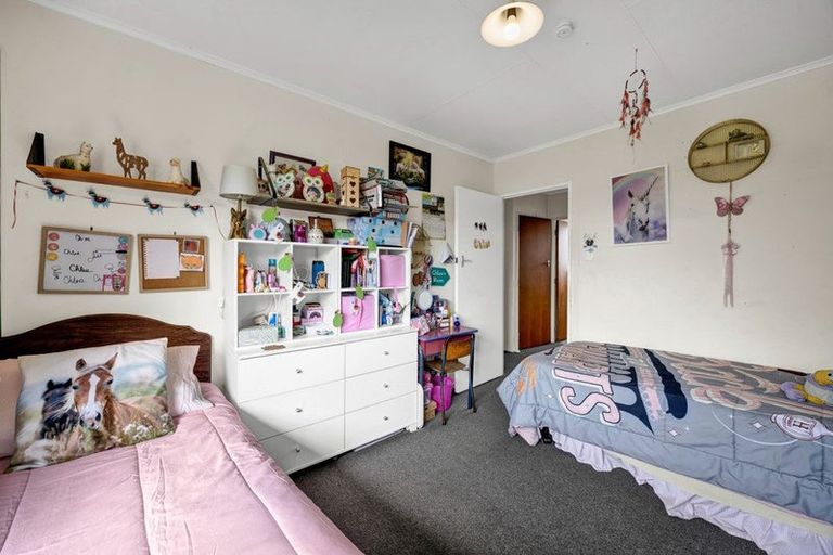 Photo of property in 9 Hughson Place, Opunake, 4616