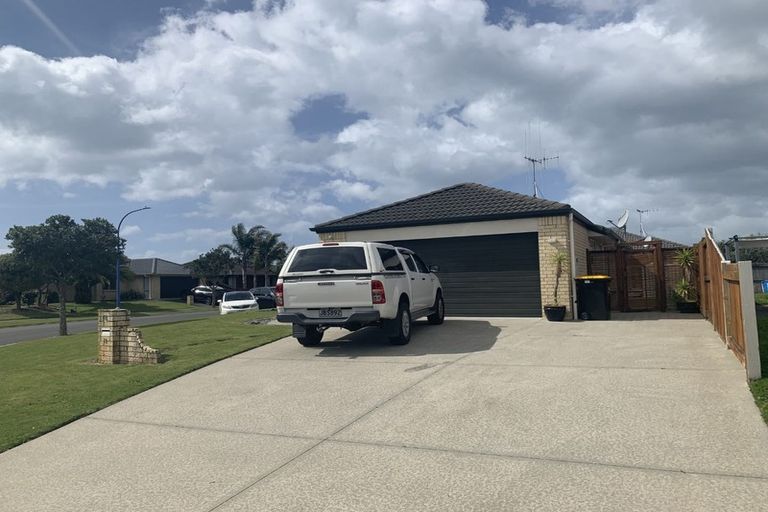 Photo of property in 12 Beachmere Place, Papamoa Beach, Papamoa, 3118