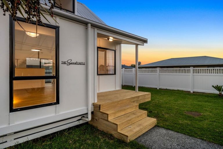 Photo of property in 15 Waitai Street, Castlecliff, Whanganui, 4501