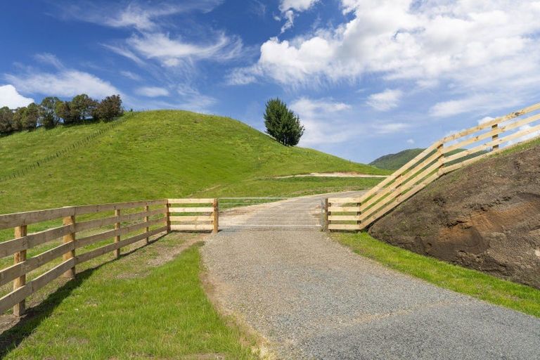 Photo of property in 29 Grant Road, Kinloch, Taupo, 3385