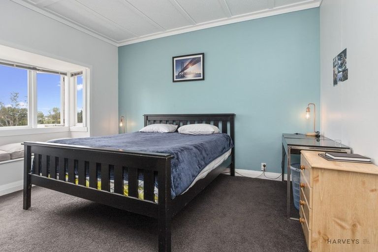 Photo of property in 33 Clayburn Road, Glen Eden, Auckland, 0602