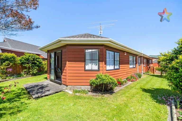 Photo of property in 2/25 De Menech Grove, Avalon, Lower Hutt, 5011