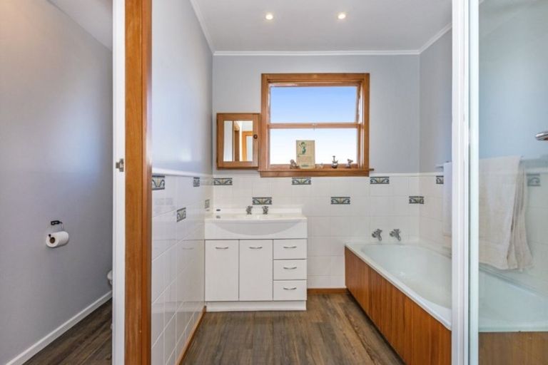 Photo of property in 19 Westerleigh Street, Bishopdale, Christchurch, 8053