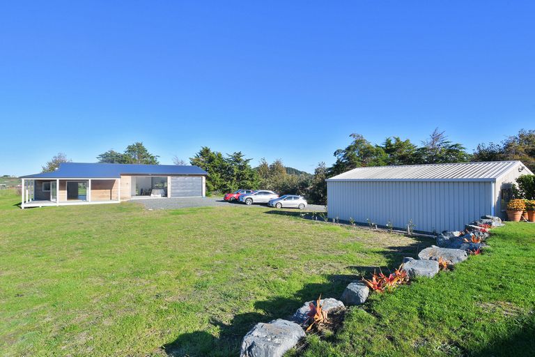 Photo of property in 1066 Leigh Road, Matakana, Warkworth, 0985