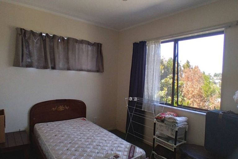 Photo of property in 78 Totaravale Drive, Totara Vale, Auckland, 0629