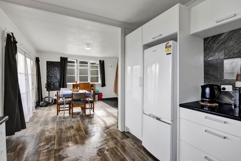 Photo of property in 11 Caplen Street, Hawera, 4610