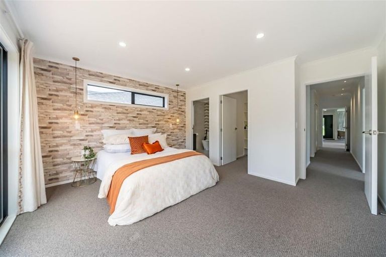 Photo of property in 11 Buddle Road, Wallaceville, Upper Hutt, 5018