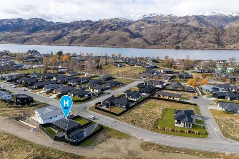 Photo of property in 27 Stratford Drive, Mount Pisa, Cromwell, 9383