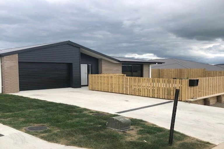 Photo of property in 13 Faber Place, Rototuna North, Hamilton, 3210