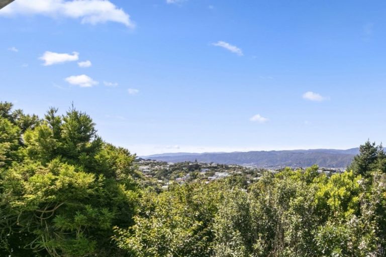 Photo of property in 291b Dowse Drive, Maungaraki, Lower Hutt, 5010