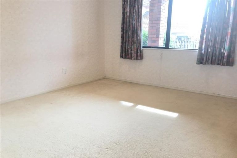 Photo of property in 71 Lagoon Way, West Harbour, Auckland, 0618