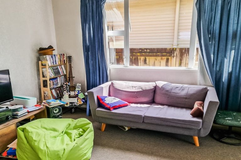 Photo of property in 42 Marne Street, Hokowhitu, Palmerston North, 4410