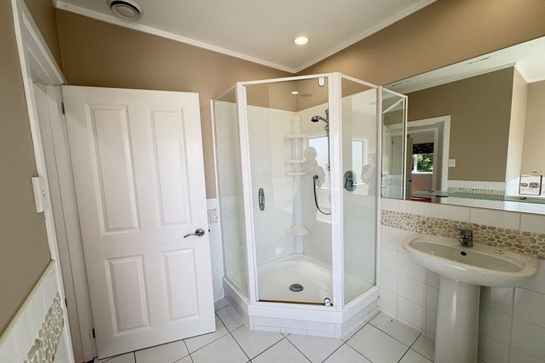 Photo of property in 619 State Highway 16, Kumeu, 0891