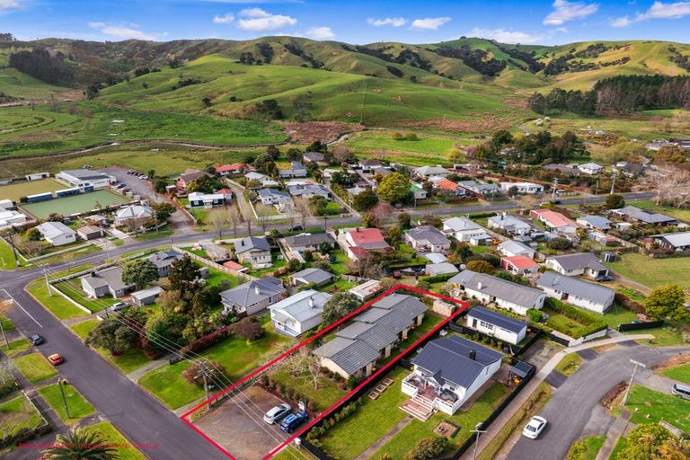 Photo of property in 1/3 Miro Street, Helensville, 0800